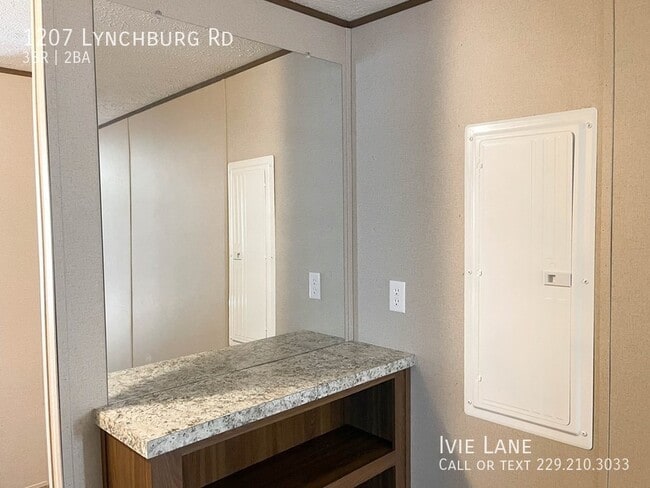Building Photo - 1207 Lynchburg Rd