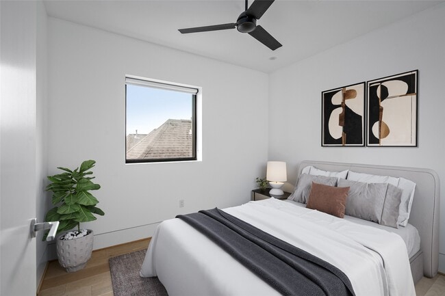 Building Photo - 2406 Tangley St