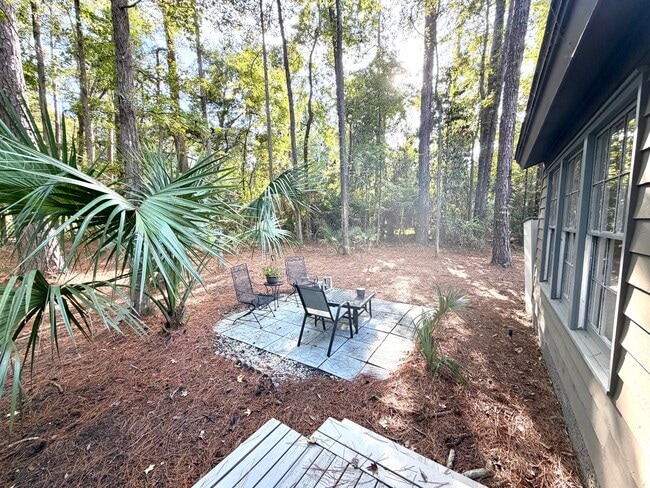 Building Photo - 4 Fernwood Trail