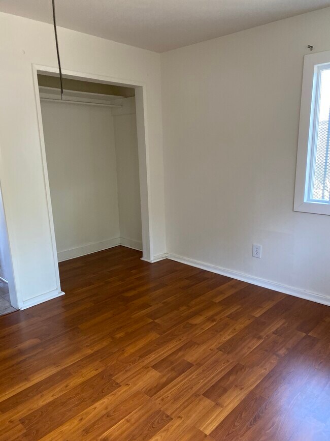 Building Photo - 1716 E 65th St