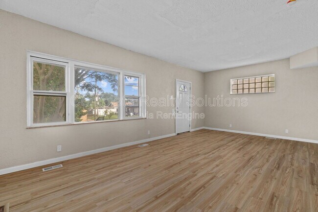 Building Photo - 7109 Eugene Ave