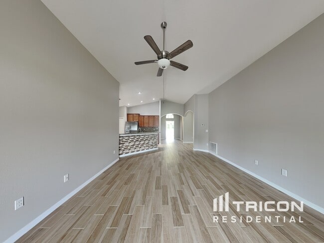 Building Photo - 12522 Cricklewood Dr