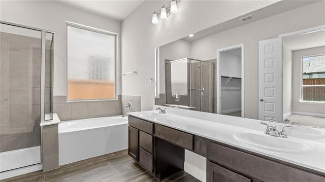 Building Photo - 3804 Malibu Dr