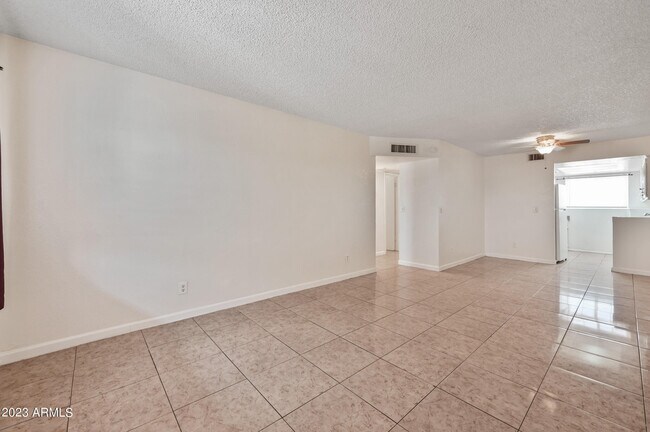 Building Photo - 1815 N Spring -
