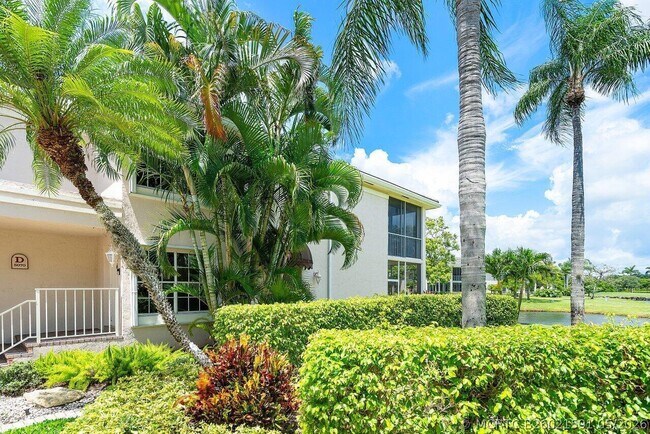 Building Photo - 5070 Lake Catalina Dr