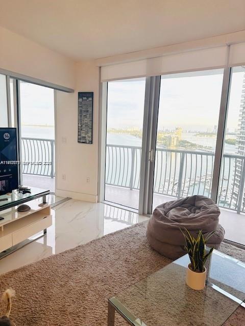 Building Photo - 1750 N Bayshore Dr