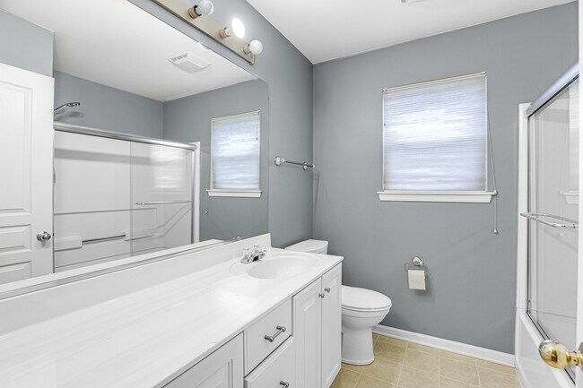 Building Photo - 152 Rosewood Dr