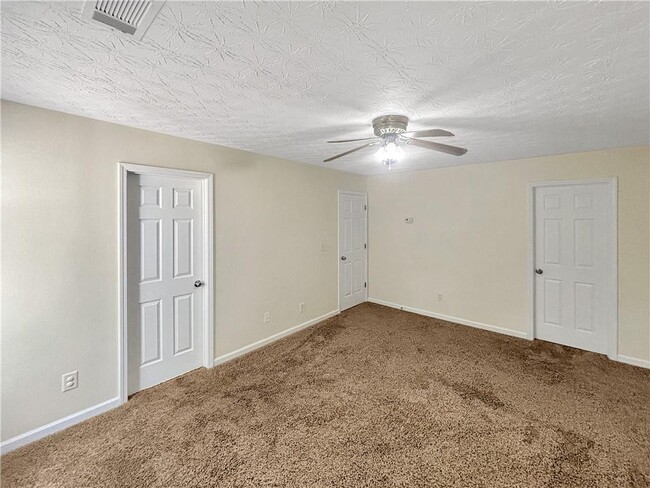 Building Photo - 3397 Hill Pond Dr NE