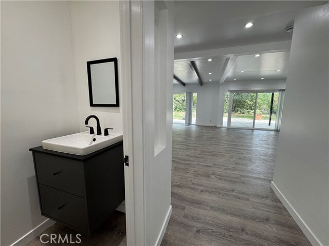 Building Photo - 2212 Linda Flora Dr