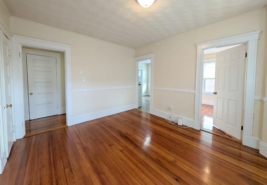 Building Photo - 14 Sanborn Ave