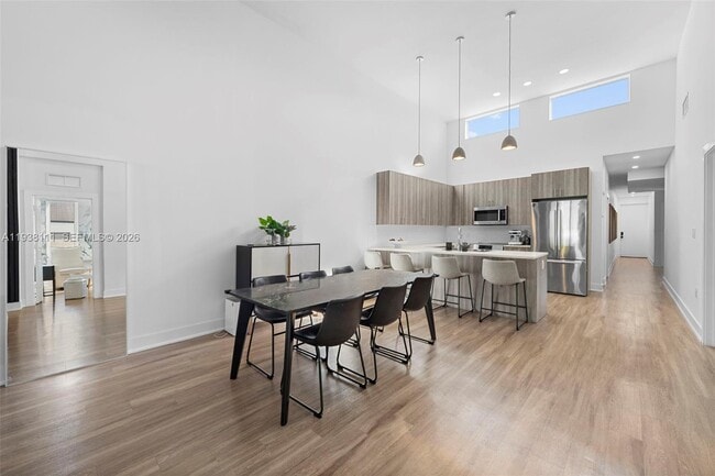 Building Photo - 821 SW 14th St