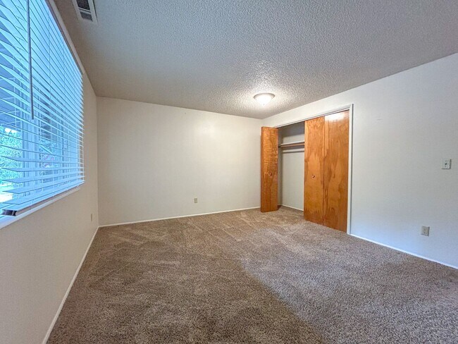 Building Photo - 2197-2203 Nomad Ct SE