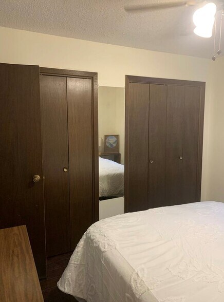 Building Photo - 617 4th St