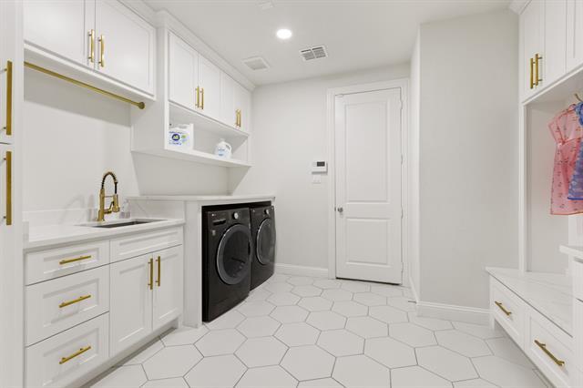 Building Photo - 2116 Randas Wy