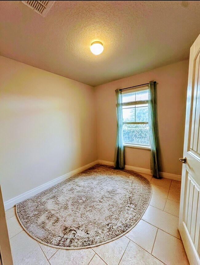 Building Photo - 5946 Larkspur Valley