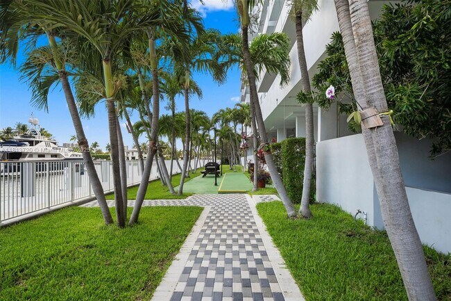 Building Photo - 137 Golden Isles Dr