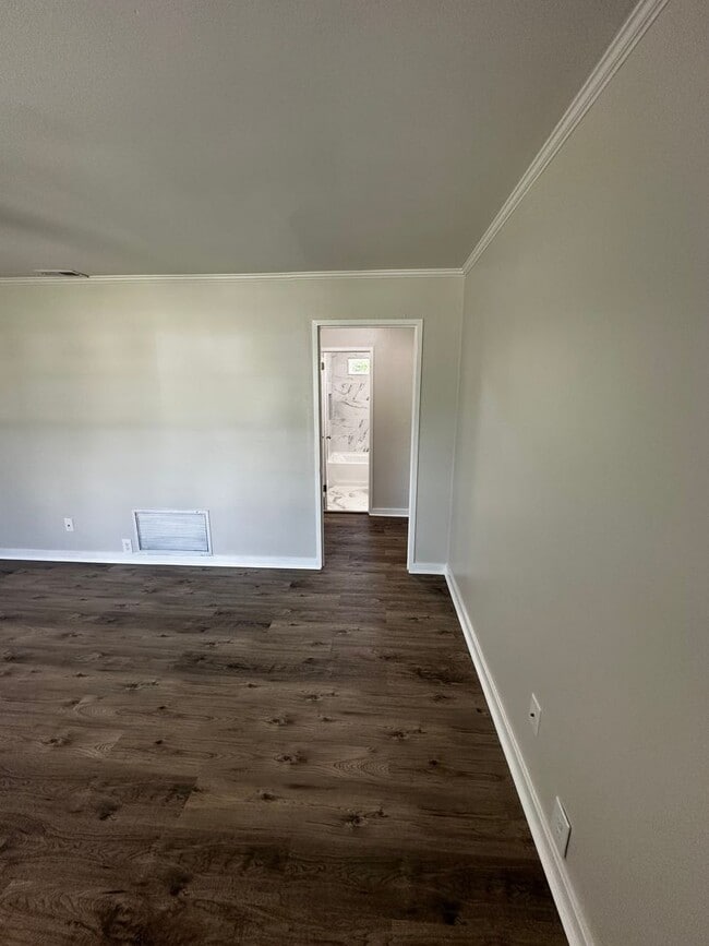 Building Photo - 3BD/1B home near VSU