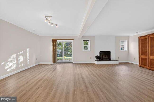 Building Photo - 1905 47th St NW