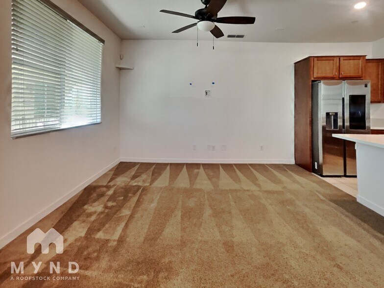 Building Photo - 5301 E Commerce Way