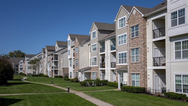 Building Photo - 313 Charles Pond Dr