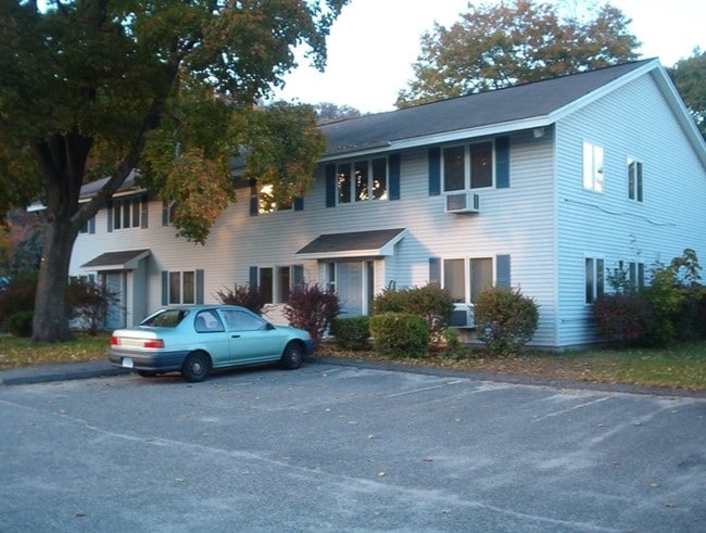 Building Photo - 10-12 Beach St