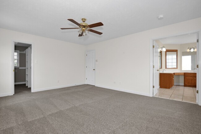 Building Photo - 7924 Lester Dr