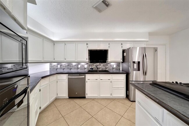 Building Photo - 9 Wind River Ct