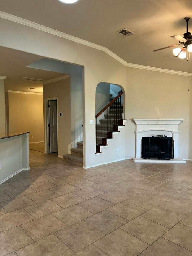 Building Photo - 1717 Woodvista Pl
