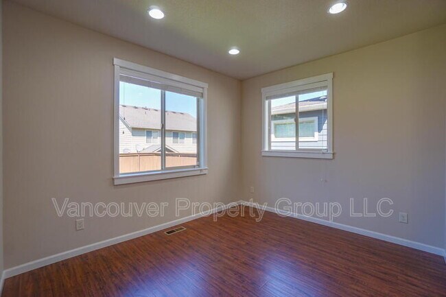 Building Photo - 4002 N 3rd Cir