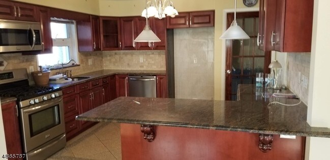 Building Photo - 1789 Vauxhall Rd