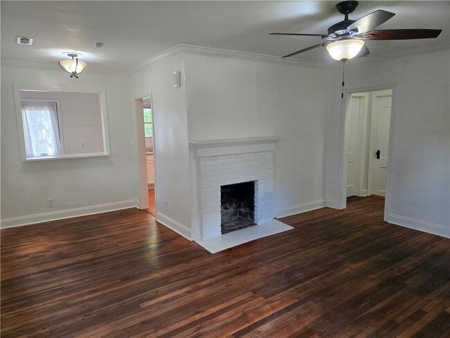 Building Photo - 2495 Amelia Ave