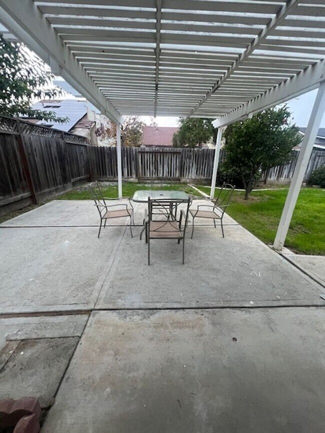 Building Photo - 507 Datewood Ct