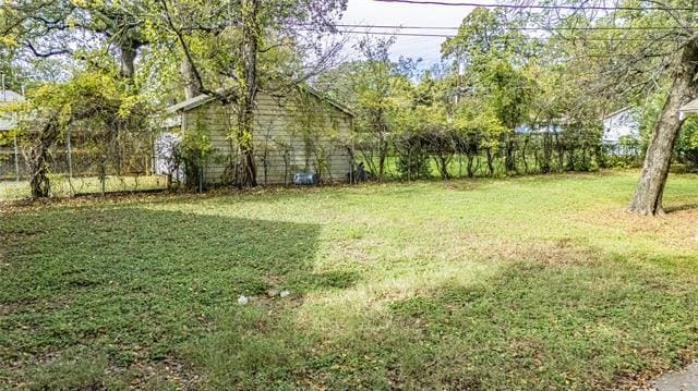 Building Photo - 2317 Honeysuckle Ave