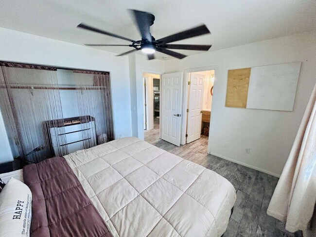 Building Photo - Charming 3 Bedroom House with Pool in Friendly Hills, Joshua Tree