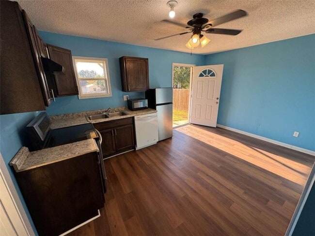 Building Photo - 870 Ashland Park Way SE