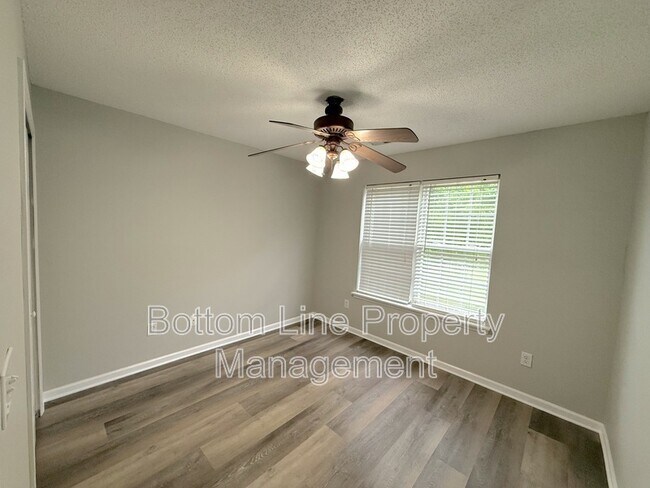 Building Photo - 9419 Elizabeth Townes Ln