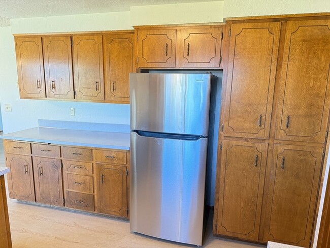 Building Photo - Well-kept house in desirable Thurston neighborhood!