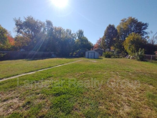 Building Photo - 5612 Walnut Way