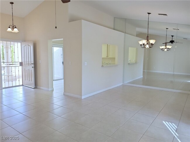 Building Photo - 2636 Highvale Dr