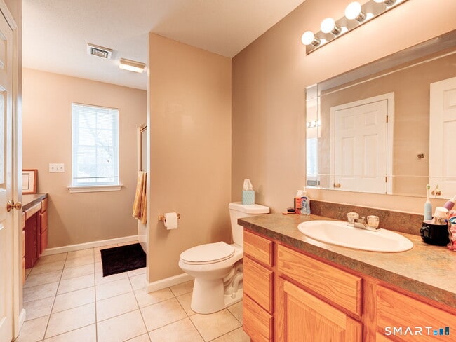 Building Photo - 47 Tunxis St