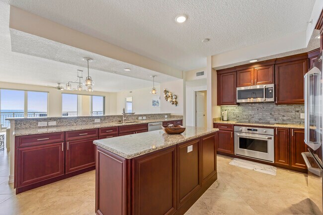 Building Photo - 1045 Jimmy Buffett Mem Hwy