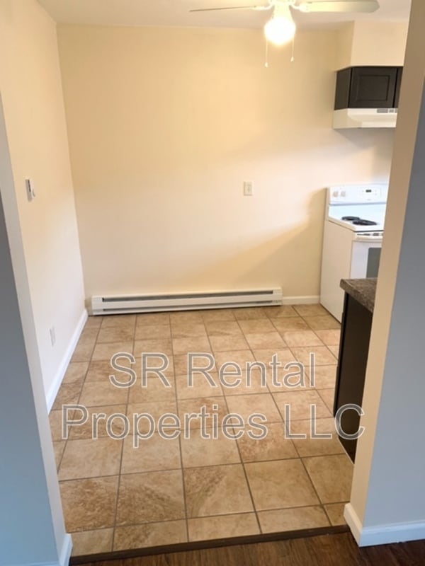 Building Photo - 223 Maxwell St