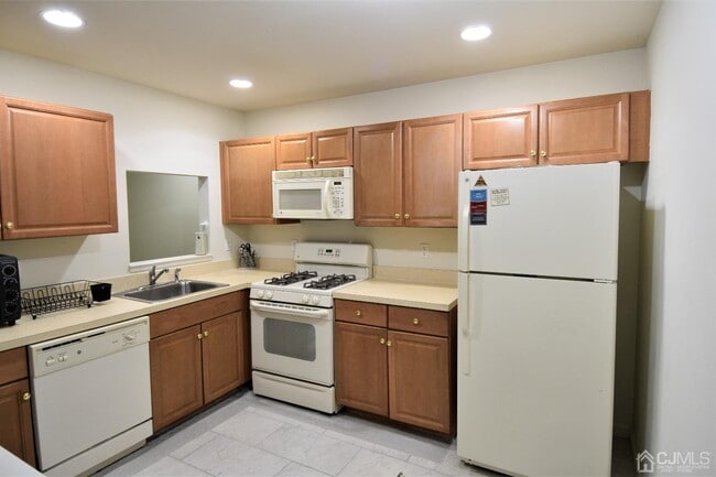Building Photo - 36 Lackland Ave
