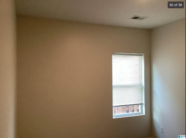 Building Photo - 516 Reading Ln