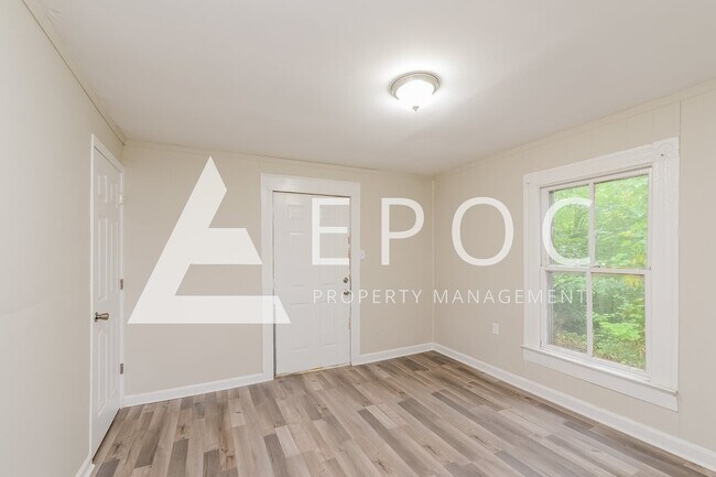 Building Photo - 1114 Sharon St