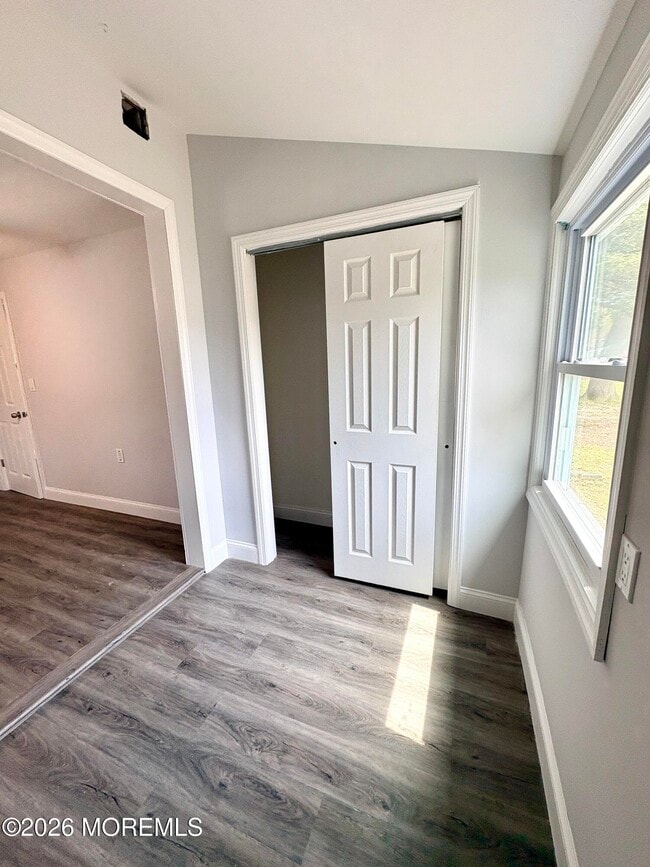 Building Photo - 711 McKinley Ave