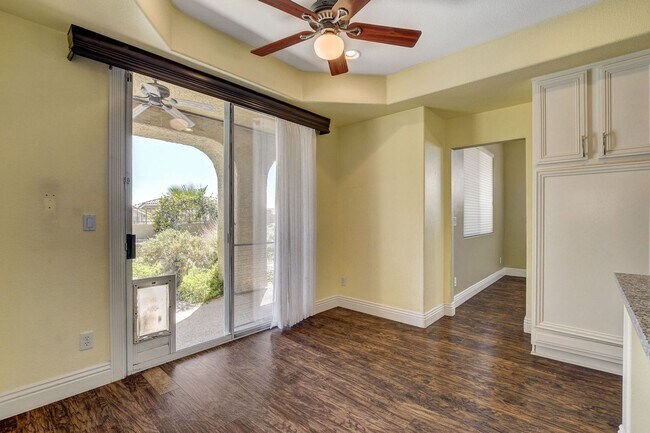 Building Photo - Stunning Summerlin Pool Home!