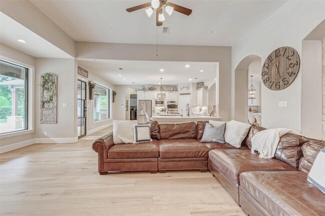 Building Photo - 5323 Lake Hill Farm Way