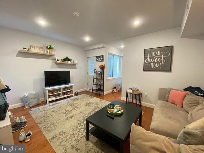 Building Photo - 634 N 13th St