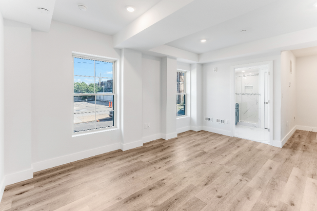 Building Photo - 4700 Chestnut St